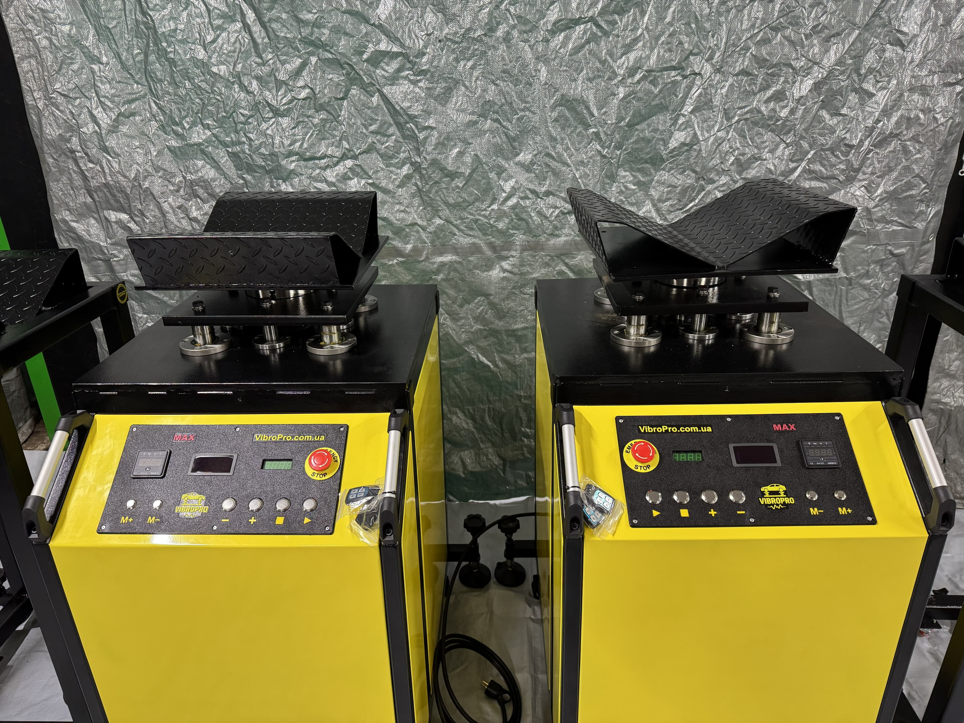 VibroPro lift-bay active units, front view